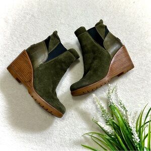 Sorel After Hours Olive Suede Chelsea Wedge Boots - Size 6.5